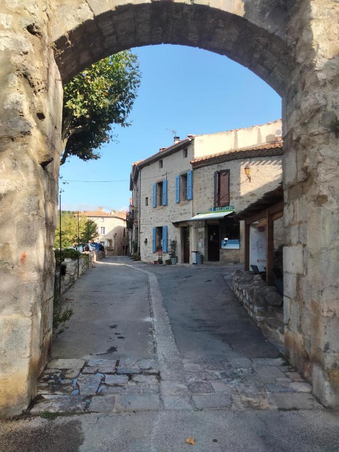 Maison de caractère face à l abbaye de lagrasse Vila Exterior foto